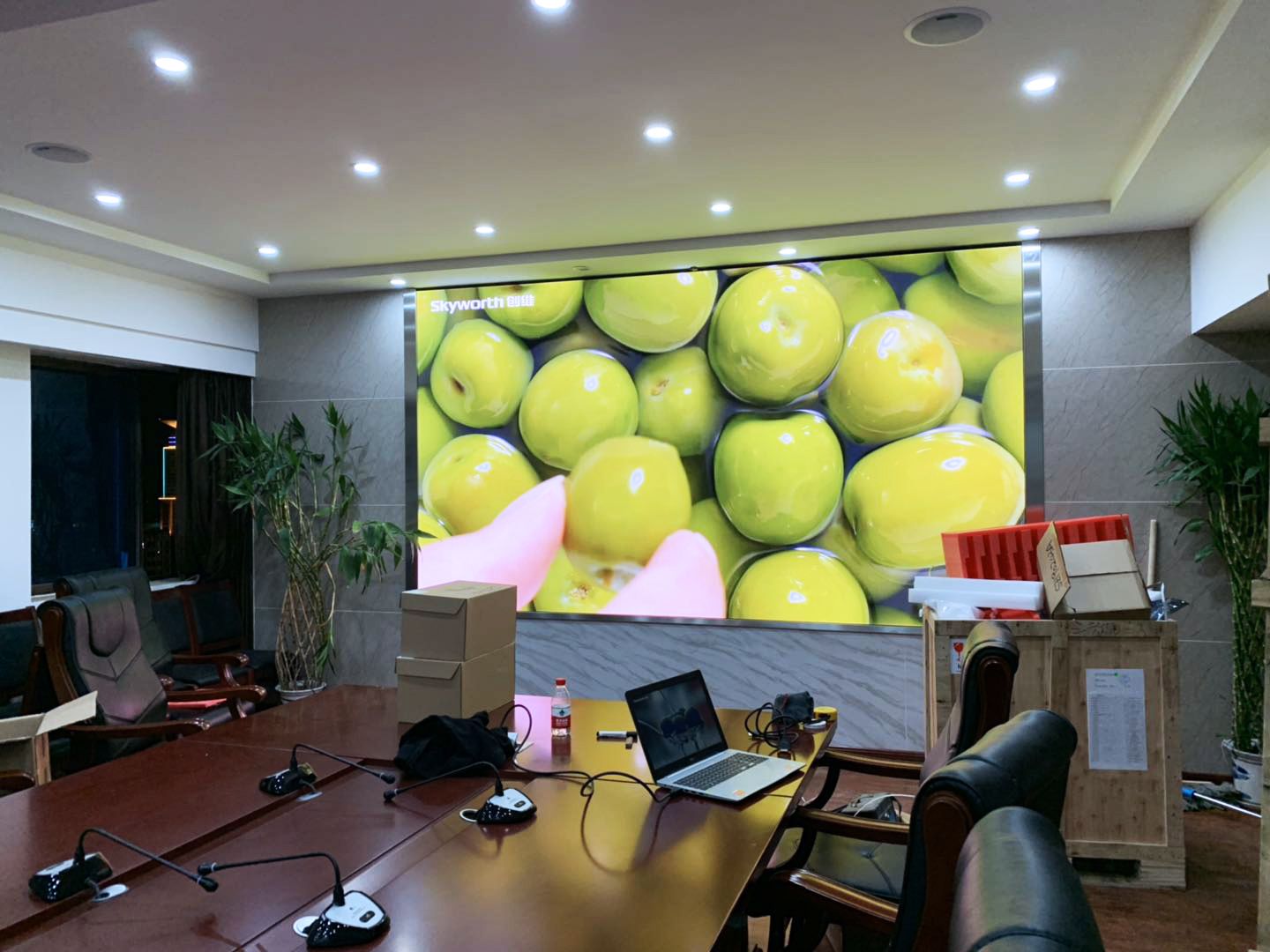 中鐵十四局室內會議室P1.5高清小間距LED全彩屏案例