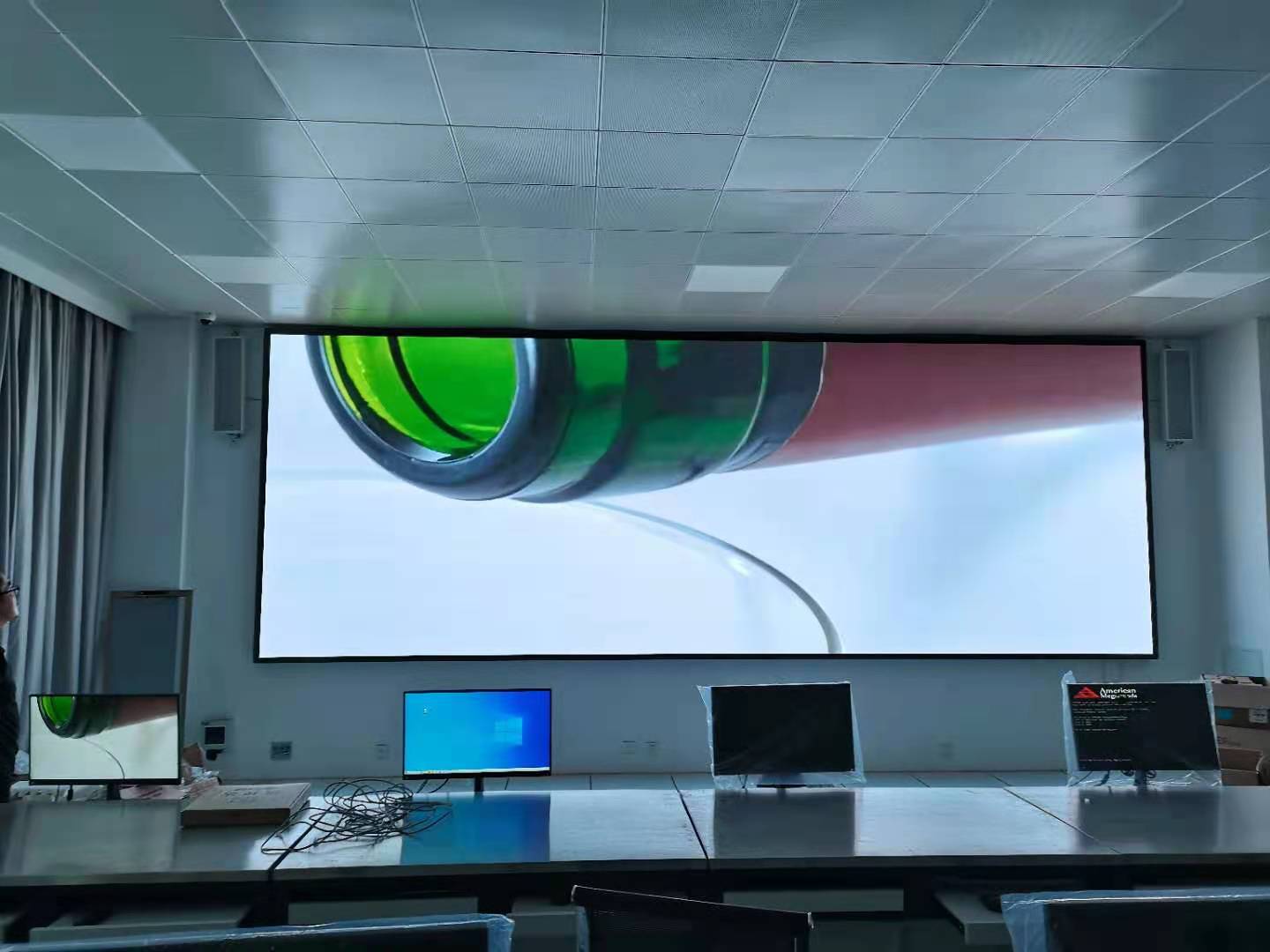 石橫特鋼集團培訓學院教室P2.0高清全彩LED顯示屏案例